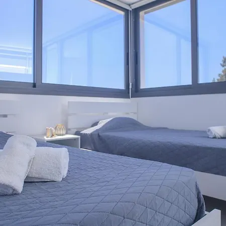 Elegant Penthouse In Centre 拉纳卡