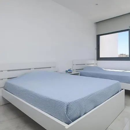 Elegant Penthouse In Centre Apartment *