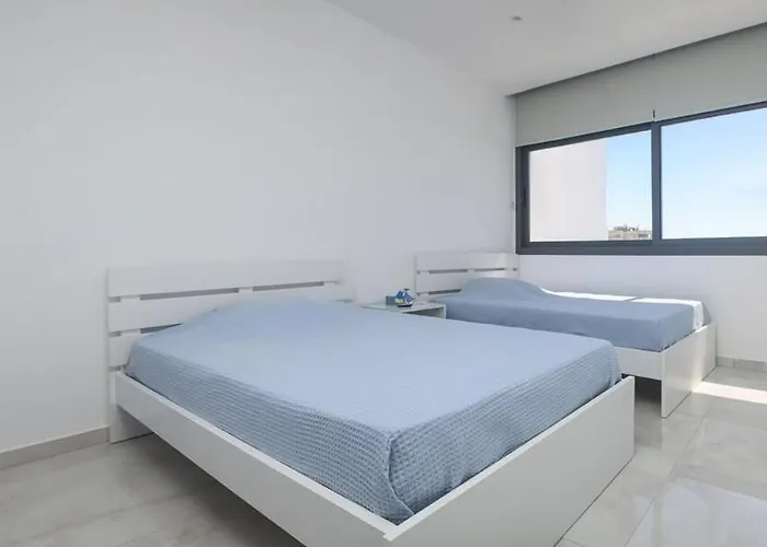 Elegant Penthouse In Centre Διαμέρισμα *