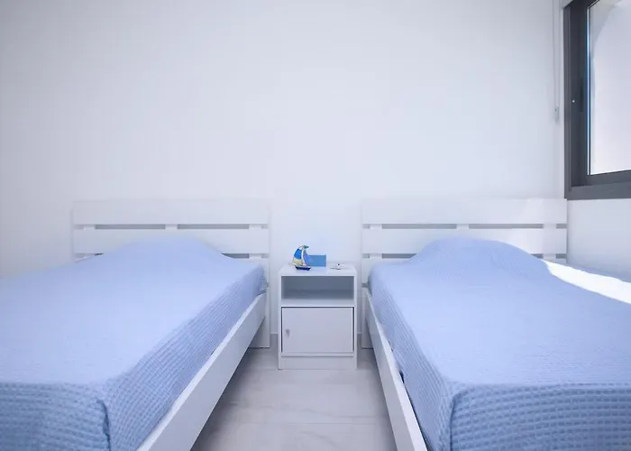 Elegant Penthouse In Centre * לרנקה